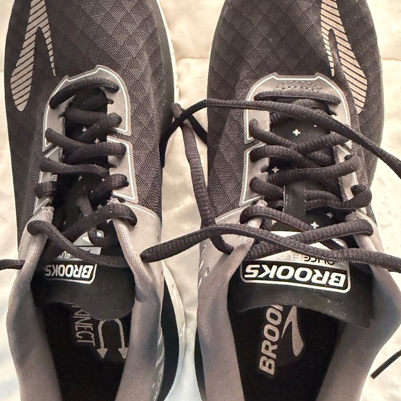 Brand New Brooks Pure Flow 6 sneakers - Picture 1 of 5
